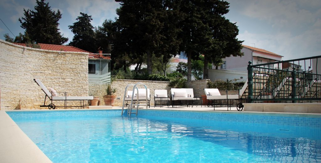 pool